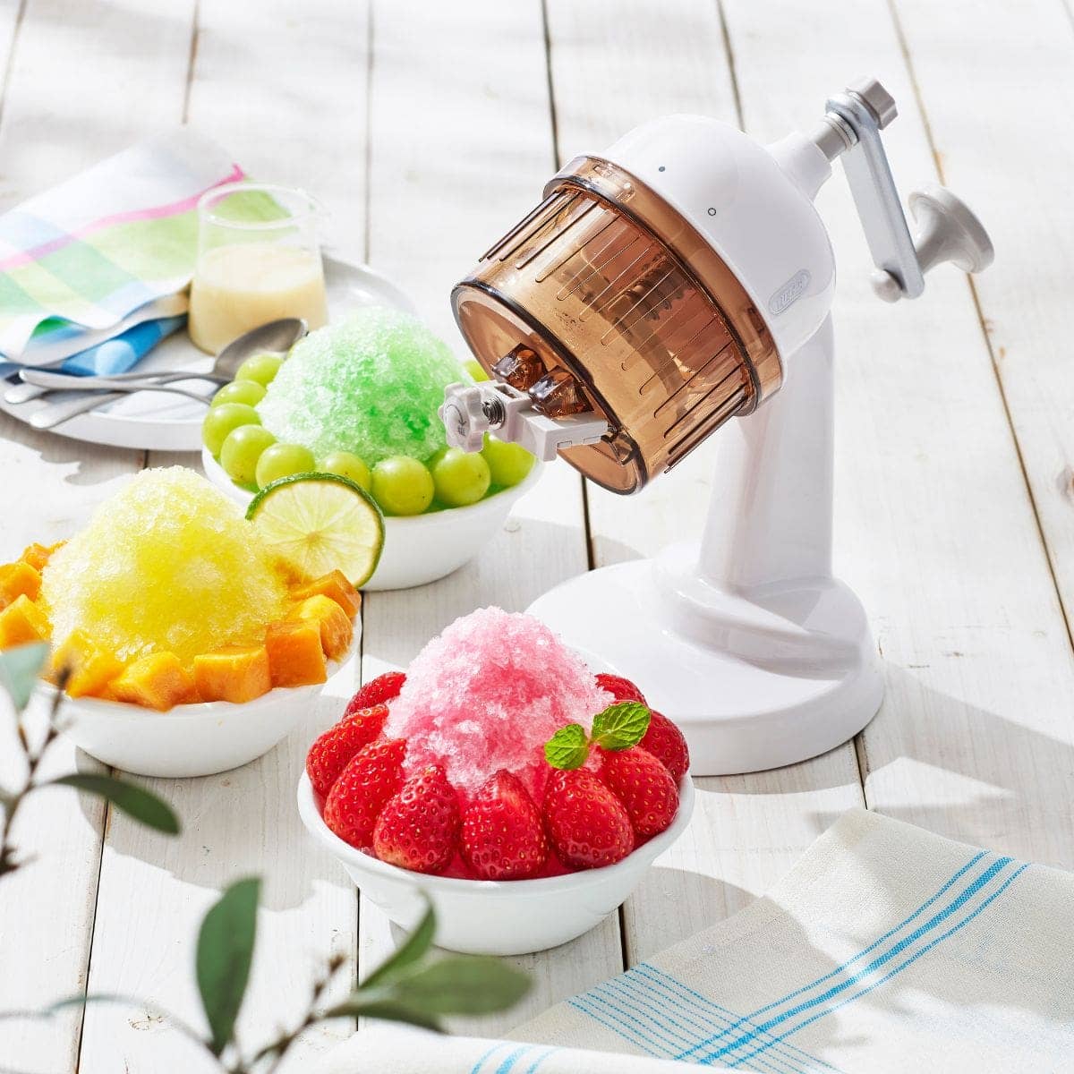 Toffy トフィー コンパクト ふわふわかき氷器 ピュワホワイト – ABC Cooking MARKET