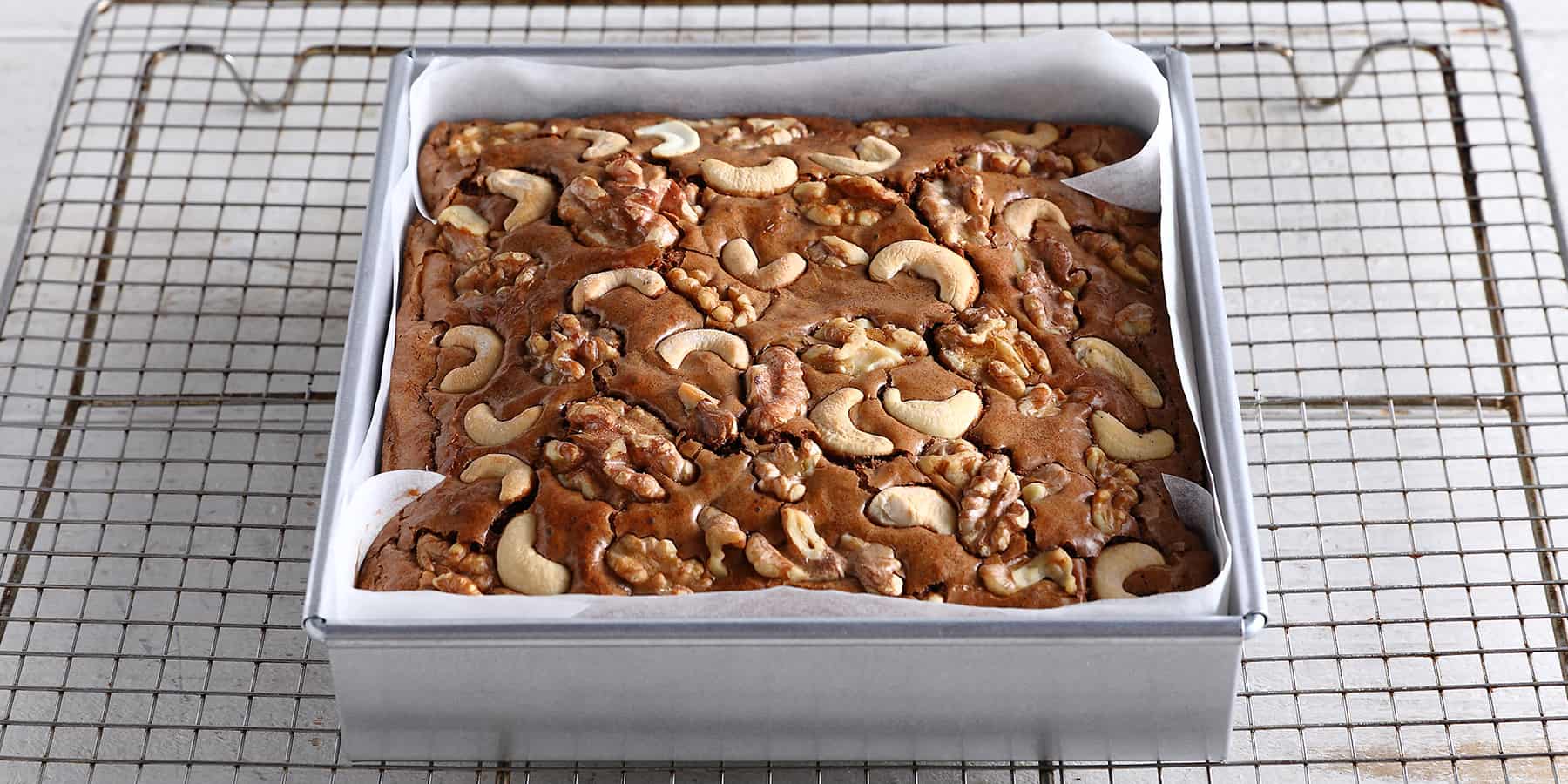 レシピあり】バレンタインに作ろう ♪ 基本のブラウニー | お菓子の